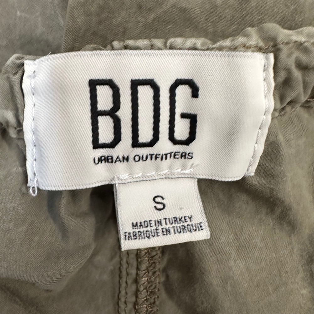 Women's Olive Green Cargo Pants - Casual Utility Style - Picture 14 of 15